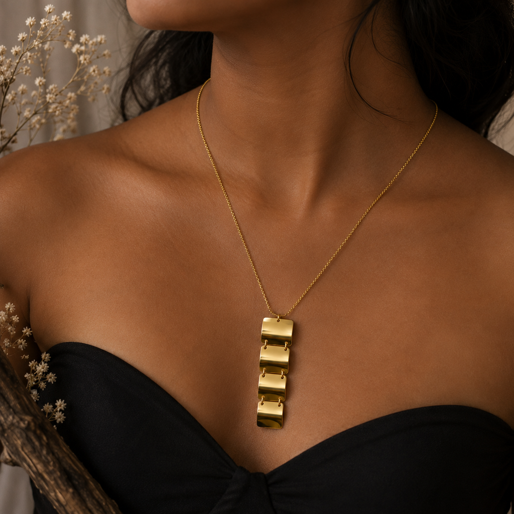 ✨ Gold Rectangle Link Pendant Necklace